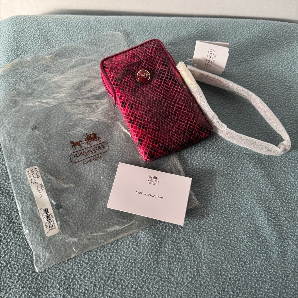 COACH Pink Snake Skin Pattern Phone Wristlet - Picture 9 of 9